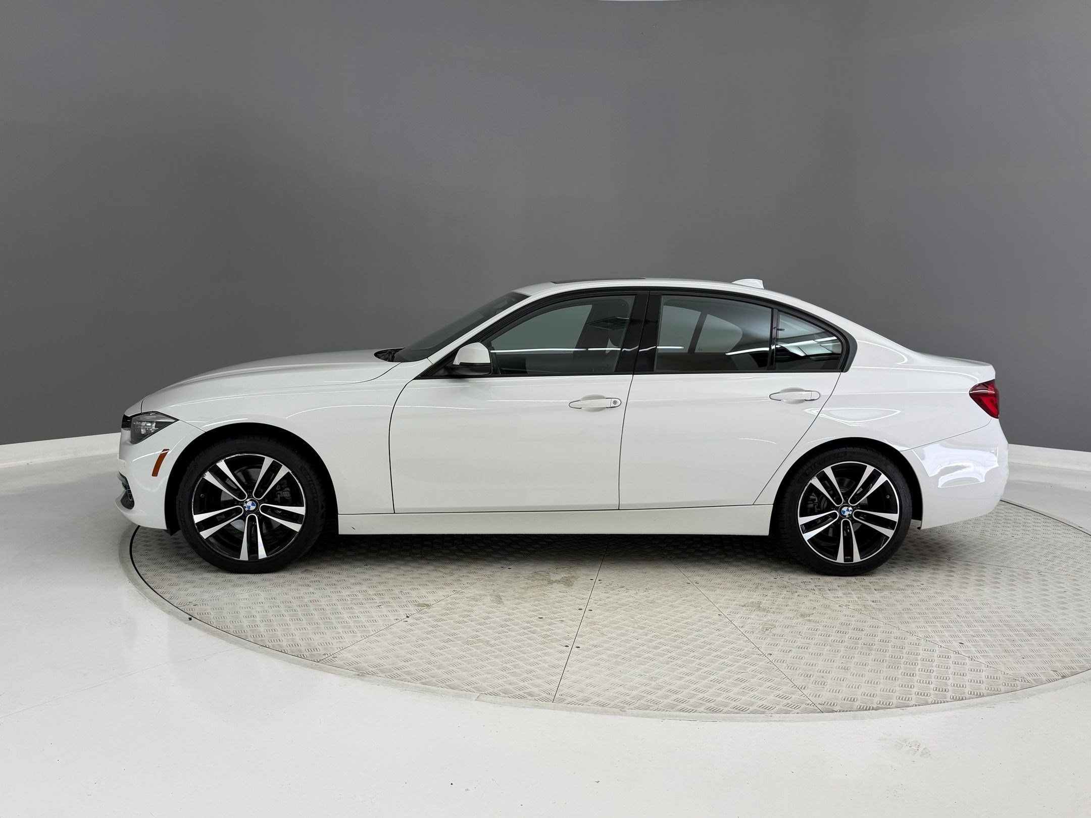 bmw 3 series 2018 WBA8B9C54JEE82548 image bmw 3 series 2018 WBA8B9C54JEE82548 image